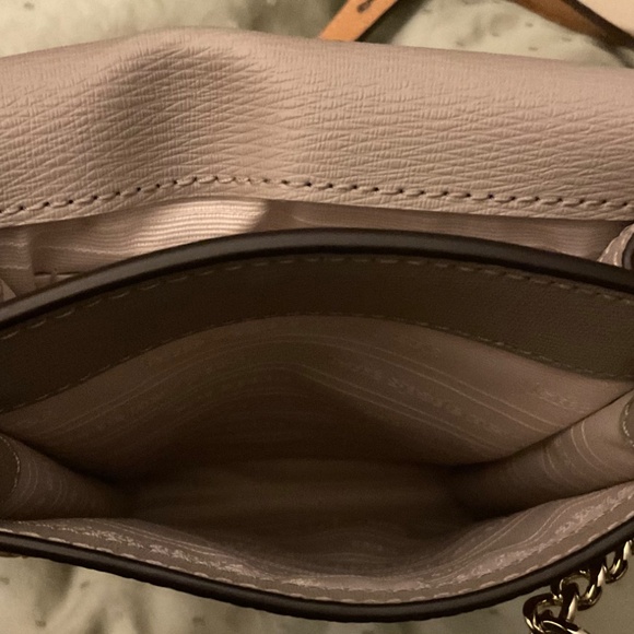 BIG PRICE DROP!! Kate Spade NY Knott Phone Crossbody On Pebble Leather Brown - Picture 8 of 11